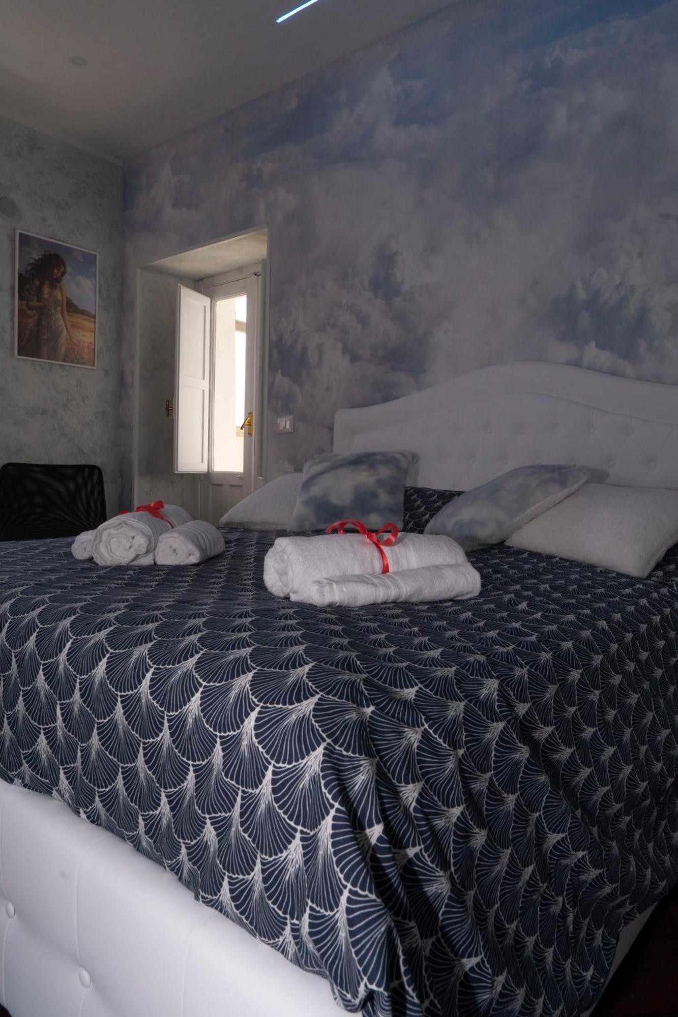 Etna Timeo Central Apartment In Baroque Building Катания Экстерьер фото