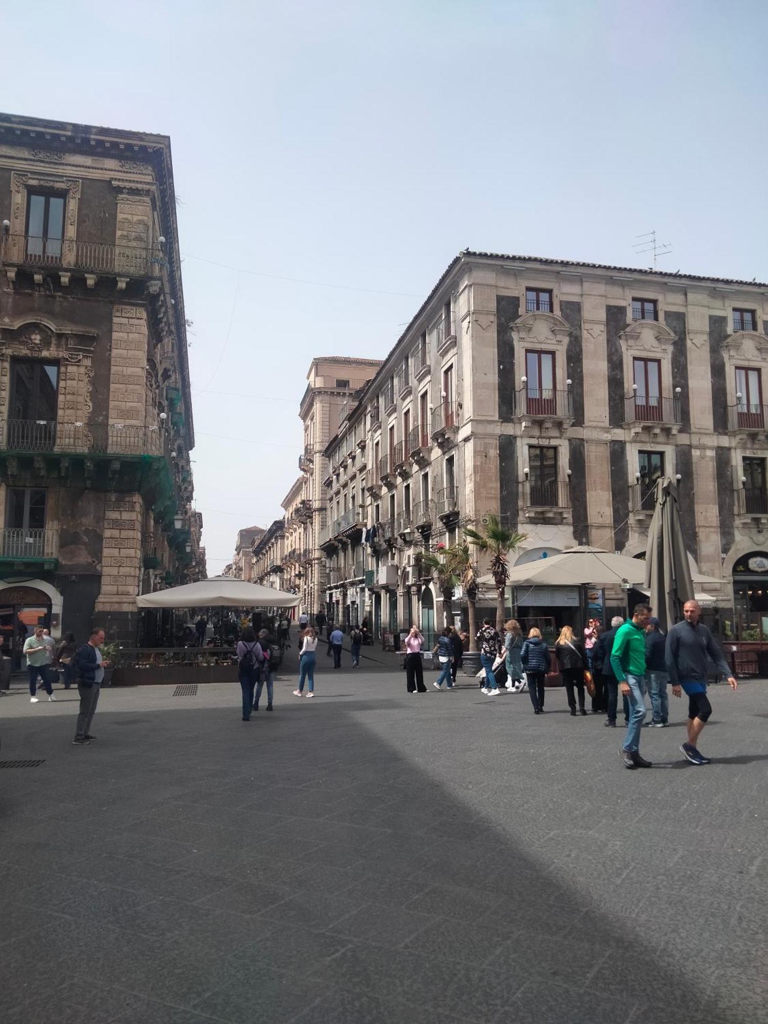 Etna Timeo Central Apartment In Baroque Building Катания Экстерьер фото